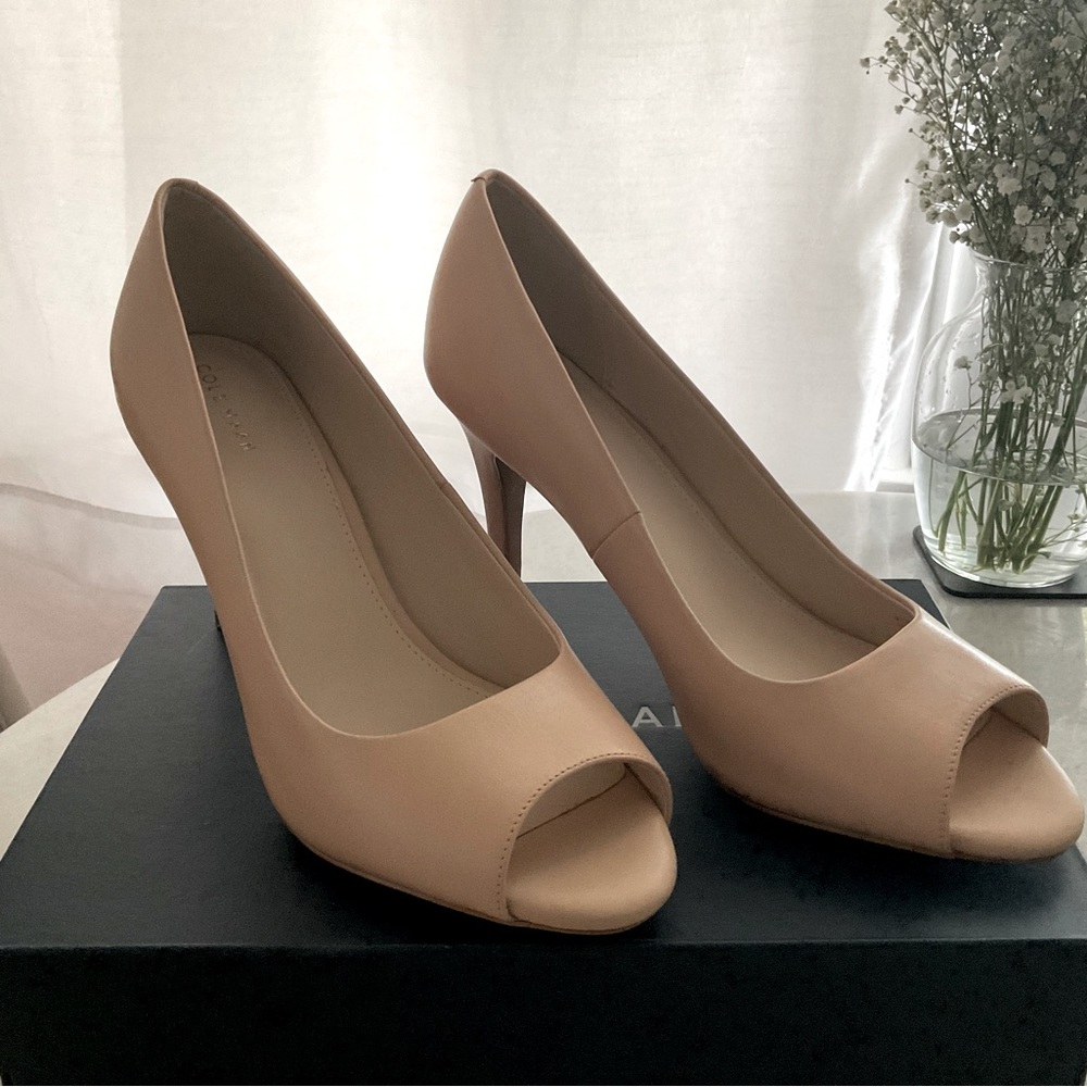 Cole Haan Women's Drado Peep Toe Platform Pumps Beige SZ 10M